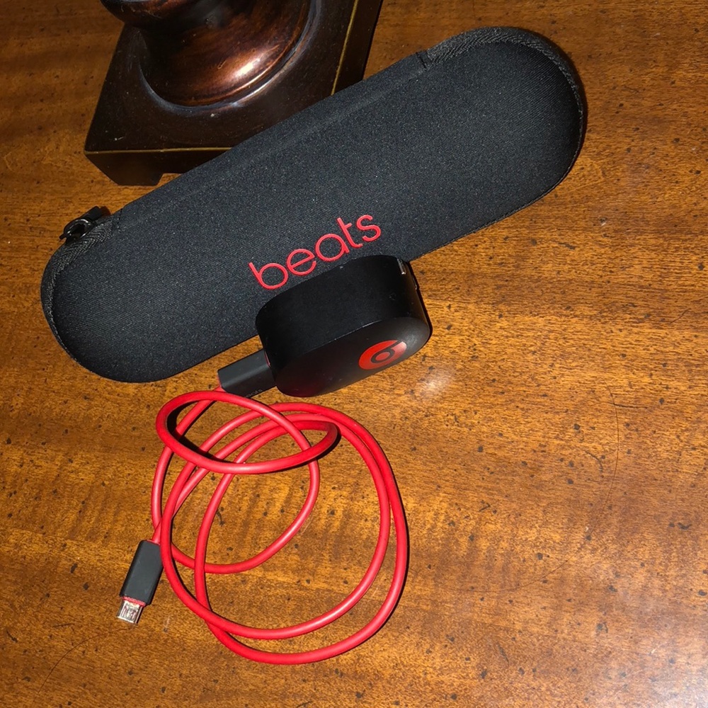 Beats Pill